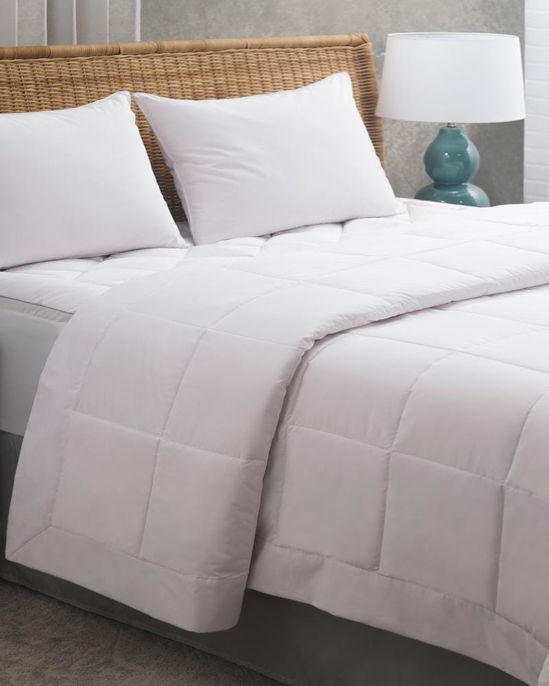 Cozy Essentials White 96-in x 108-in Blend Blanket | BL001368-K