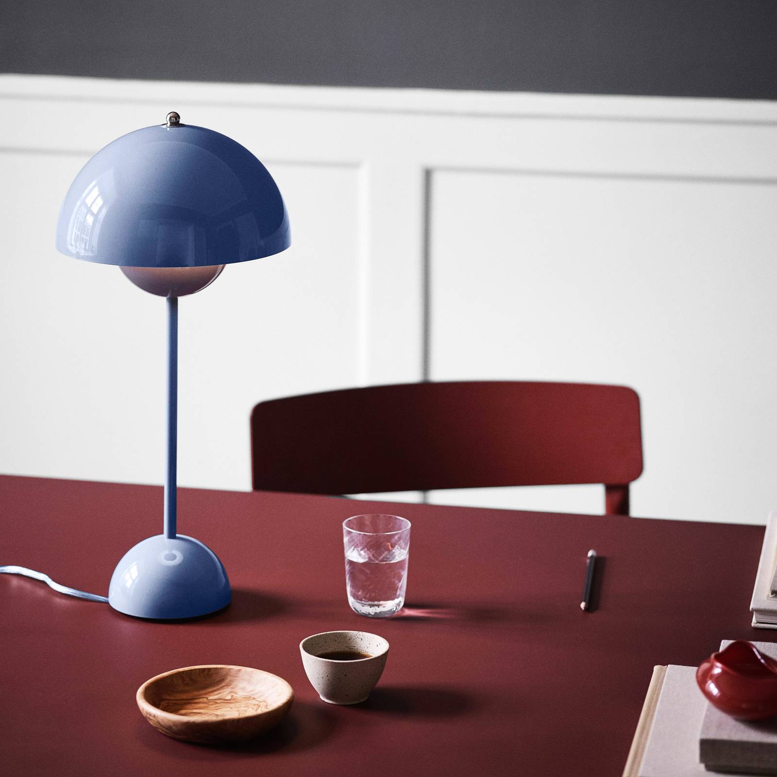 &Tradition Flowerpot VP3 -pöytälamppu, sininen