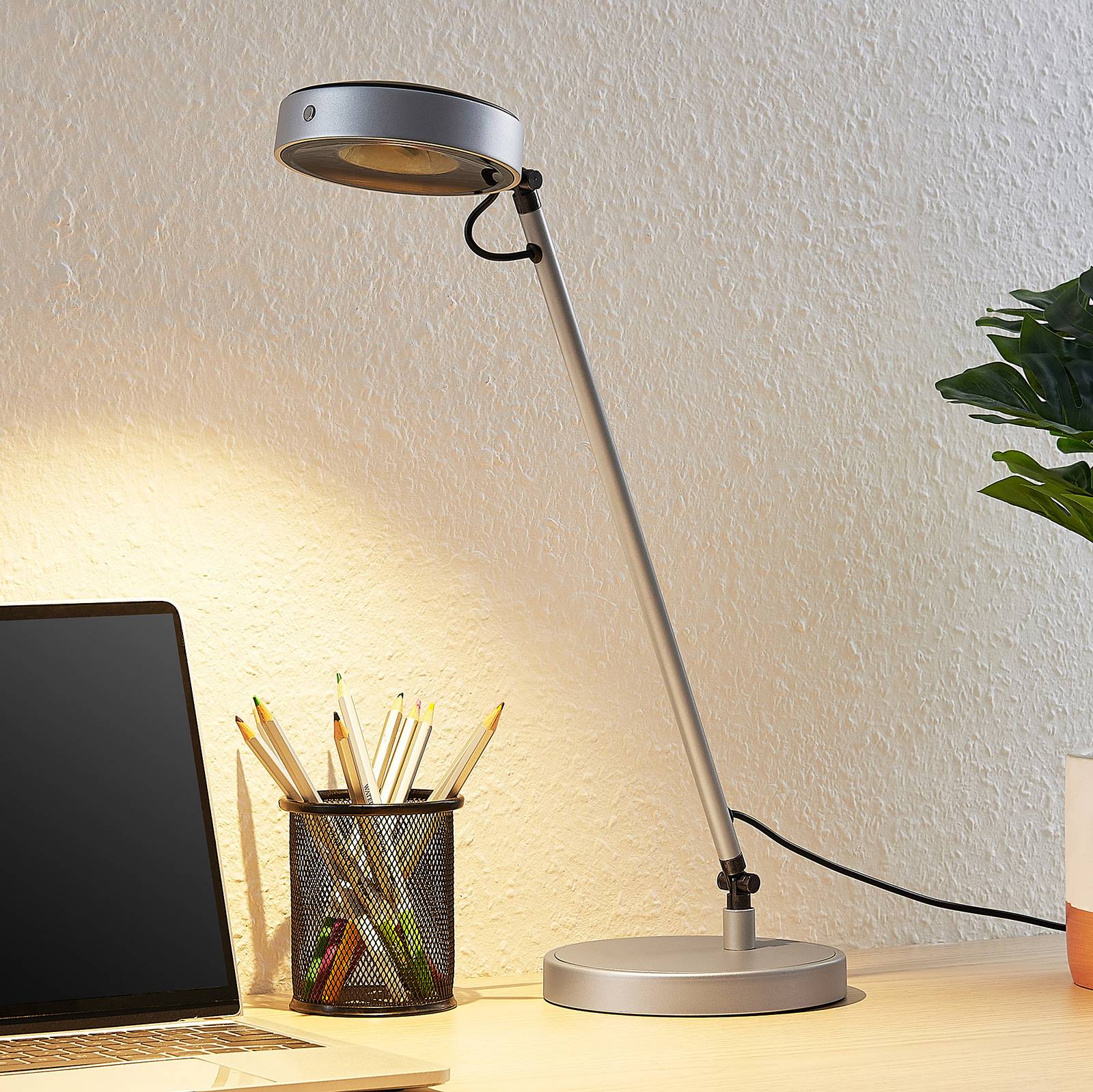Lucande Vilana -LED-pöytälamppu, hopea