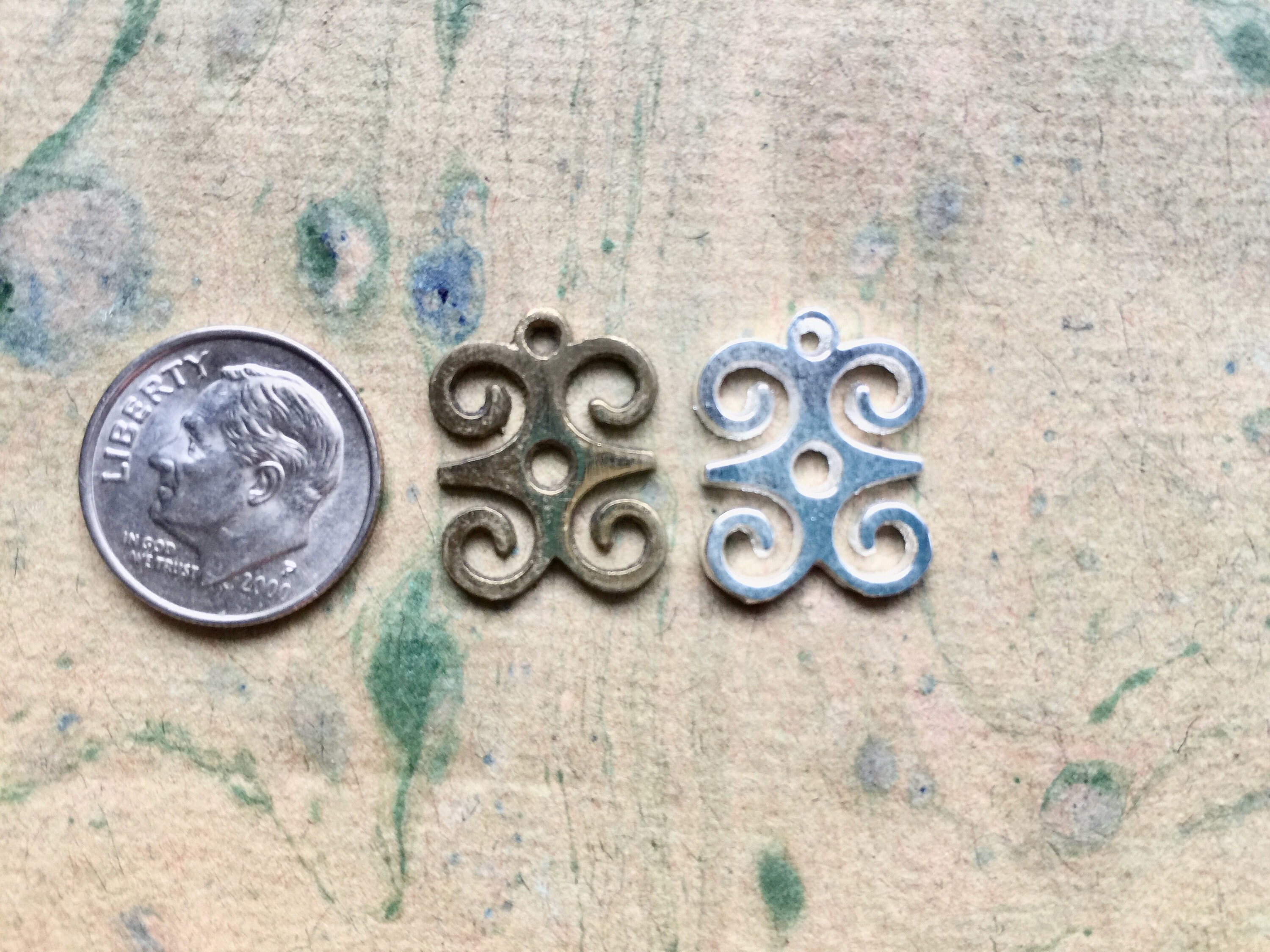 4 Pieces Small Brass Or Silver-Plated Adinkra Dwennimmen Ram's Horns Charms 13x18mm