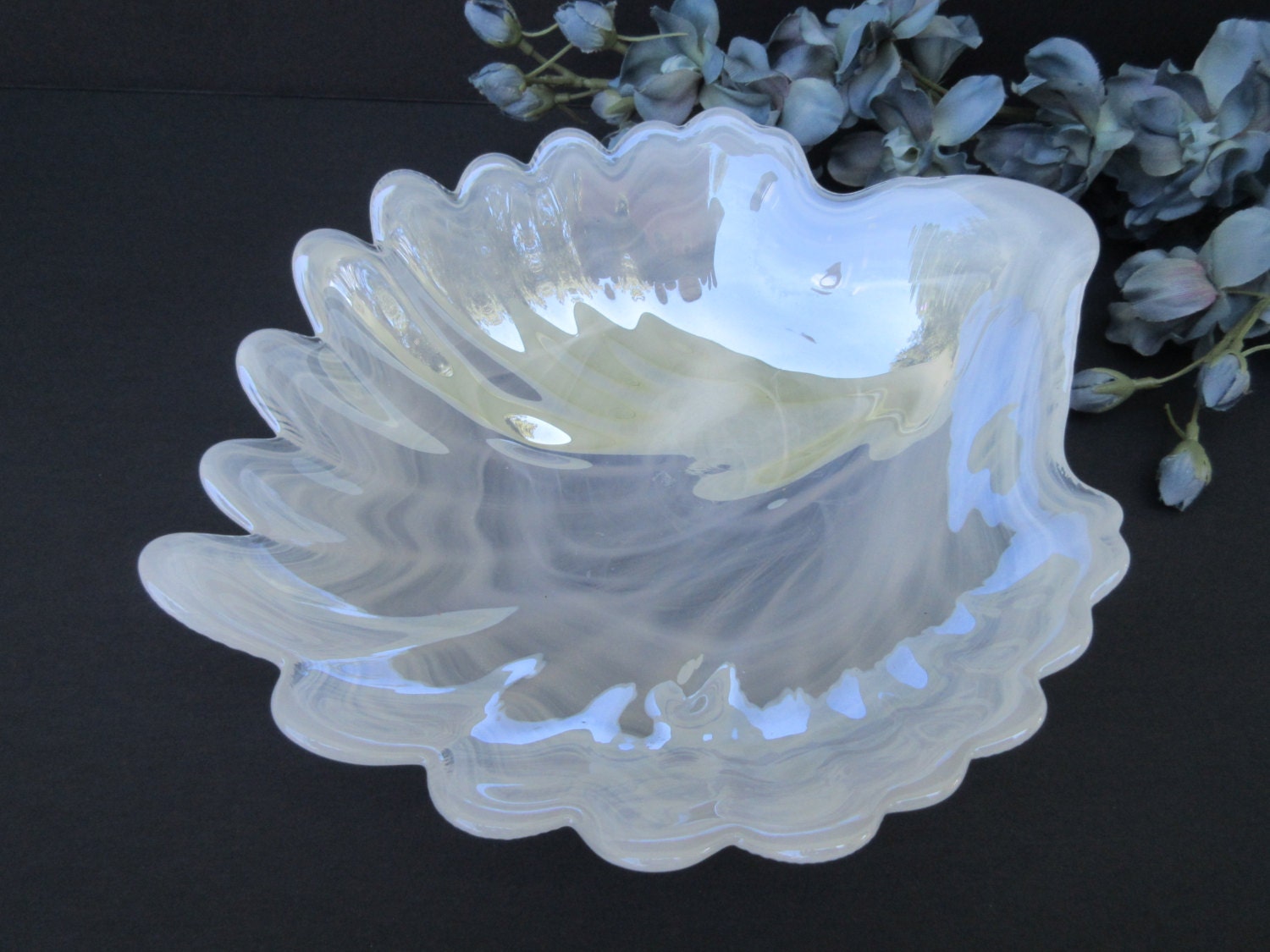 Soap Candy Side Dish Serving Vintage White Iridescent Glass Sea Shell Shaped Footed Bowl Small Vanity Dresser Jewelry