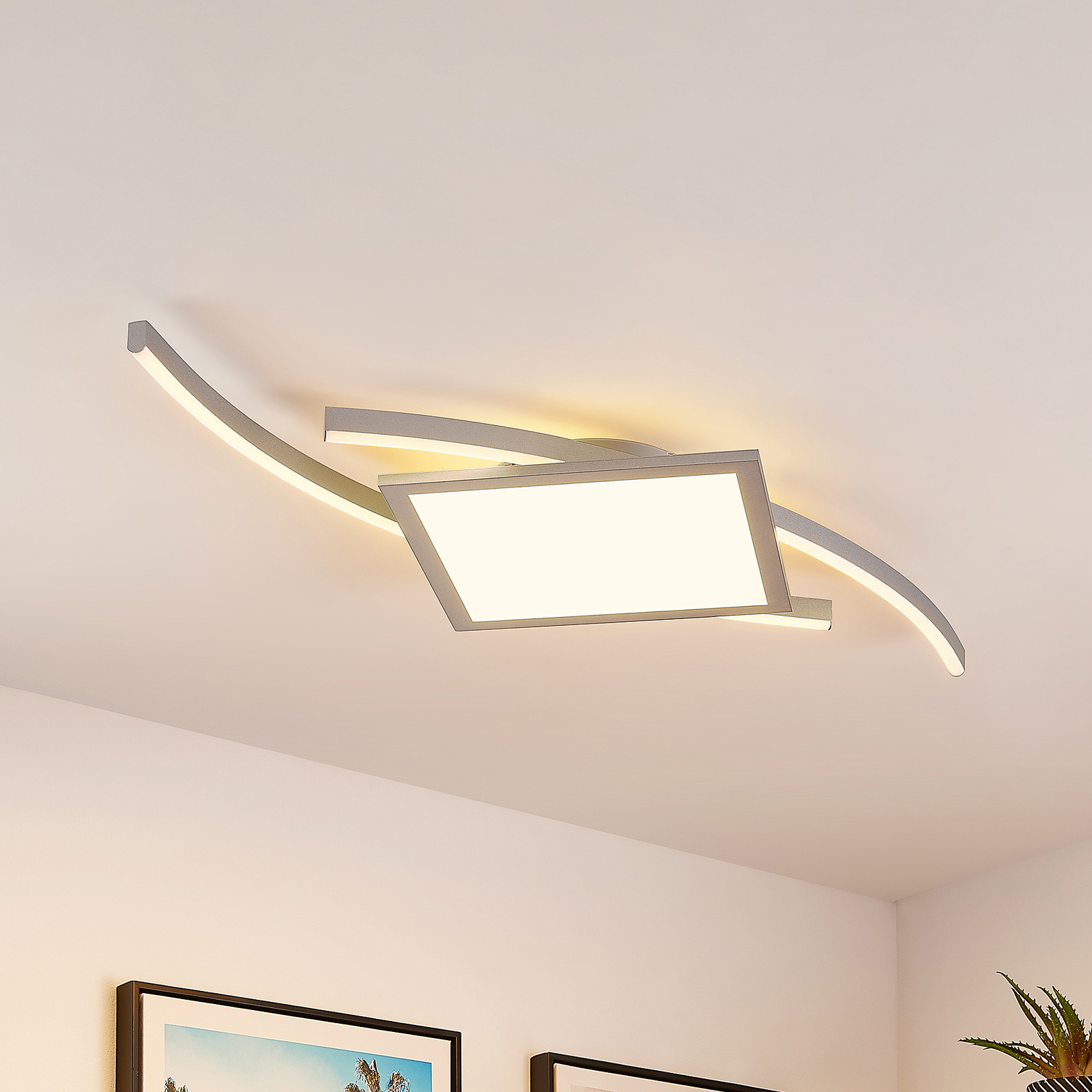 Lucande Tiaro -LED-kattovalaisin, kulmikas 42,5 cm