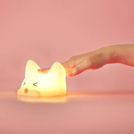 Akku-LED-yövalo Catty Cat, 7 väriä + äänet