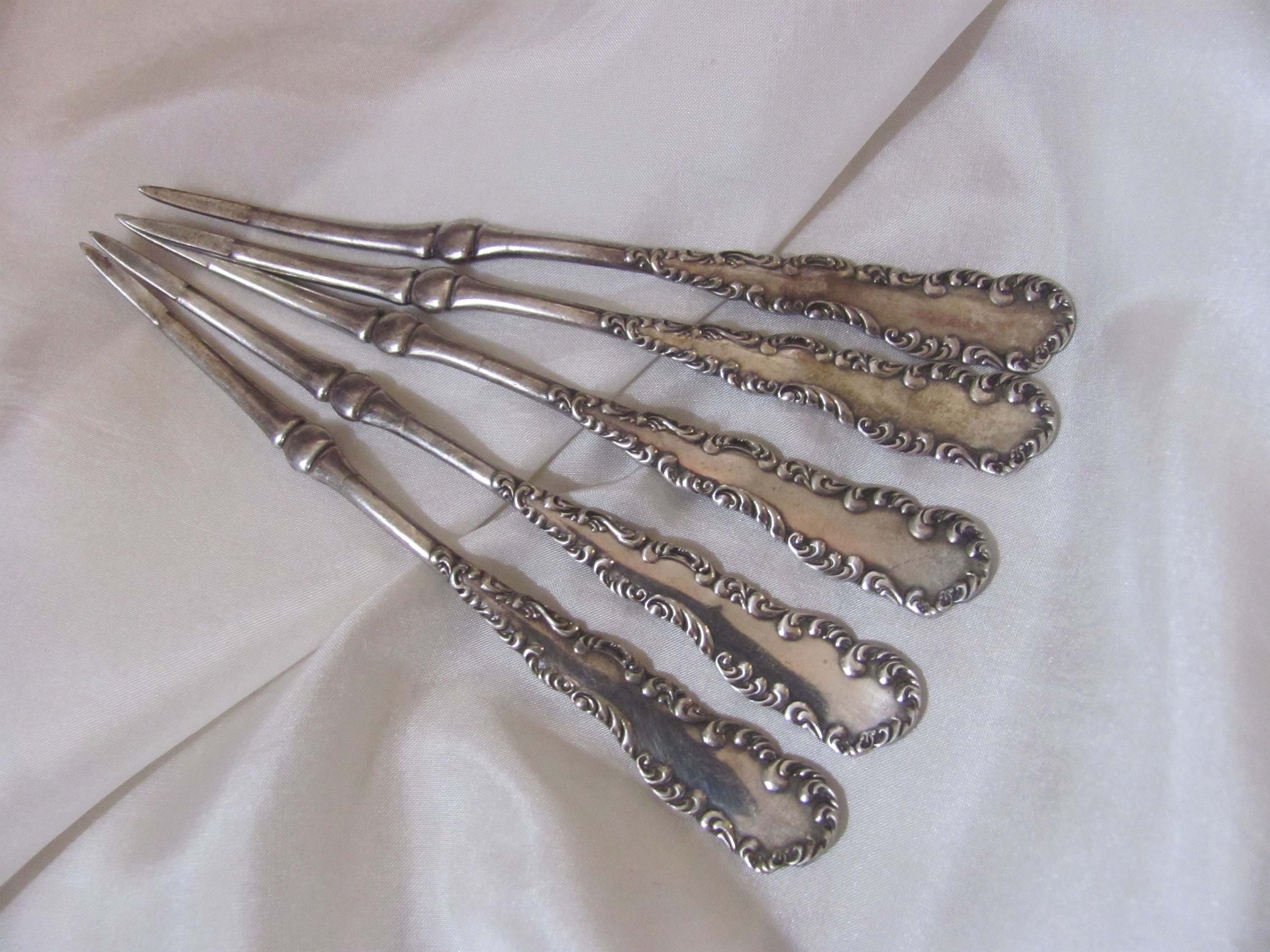 Set Of 5 Antique Small Silver Plate Nut Picks Seafood - Rogers Cromwell Ii 1895 Pattern