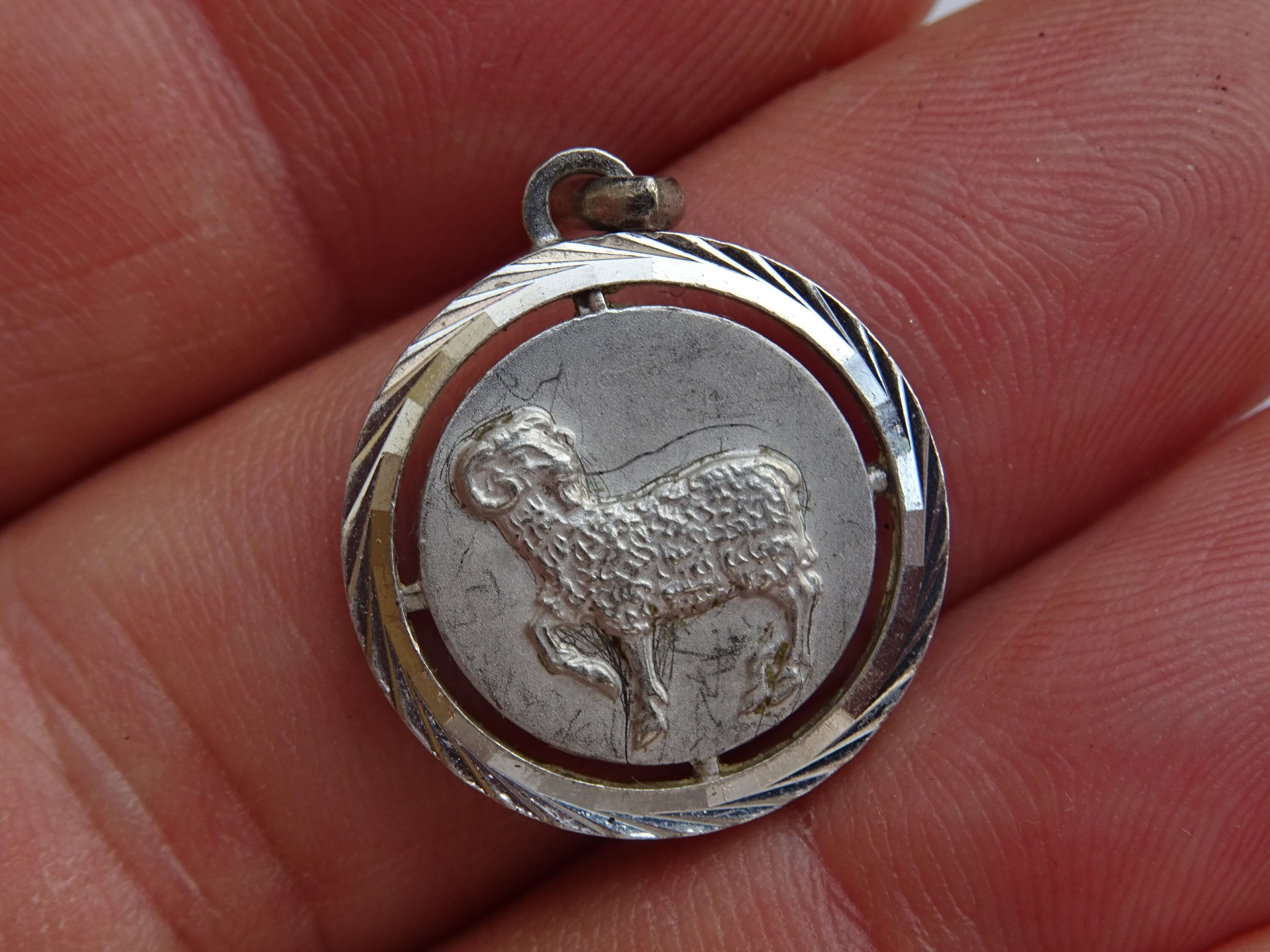 Vintage Silver Plated Zodiac Constellation Medal Pendant Charm Medallion Sign Of Aries. | Ram 10 A