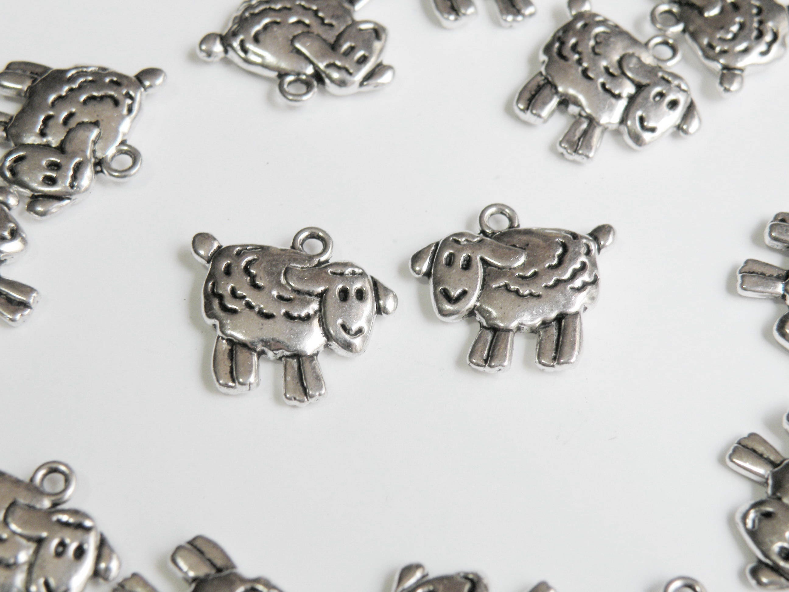 10 Sheep Charms Chinese Year Of The Goat Ram Zodiac Antique Silver 16x18mm Db37642