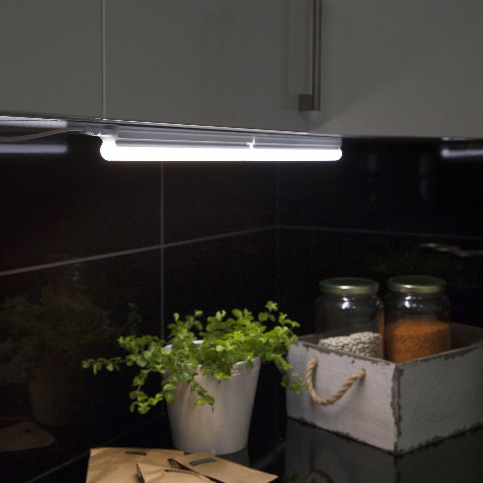 LED-kaapinalusvalaisin Cabinet Light 31 cm 4 000 K