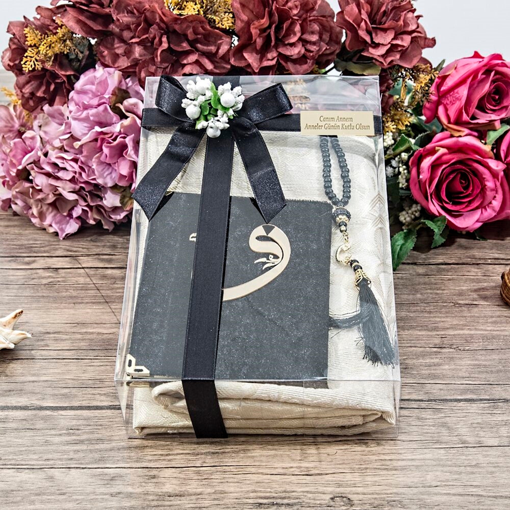 Ramadan Gift Box, Black Sejadah Praying Mat, Yaseen Book & Tasbeeh With Roses, Islamic Gift, Hajj Mabrour, Mubarak Mvd10