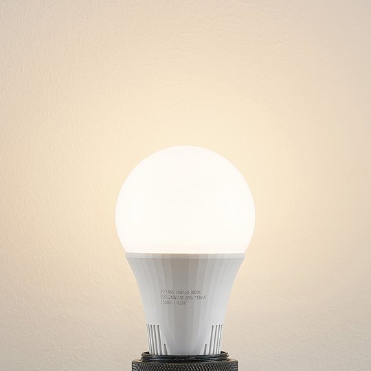 LED-lamppu E27 A65 15 W 3 000 K, 3-vaih. himmennys