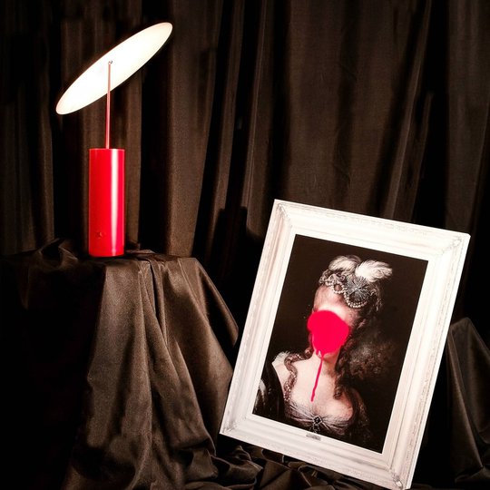 Innermost Parasol -LED-pöytälamppu, punainen