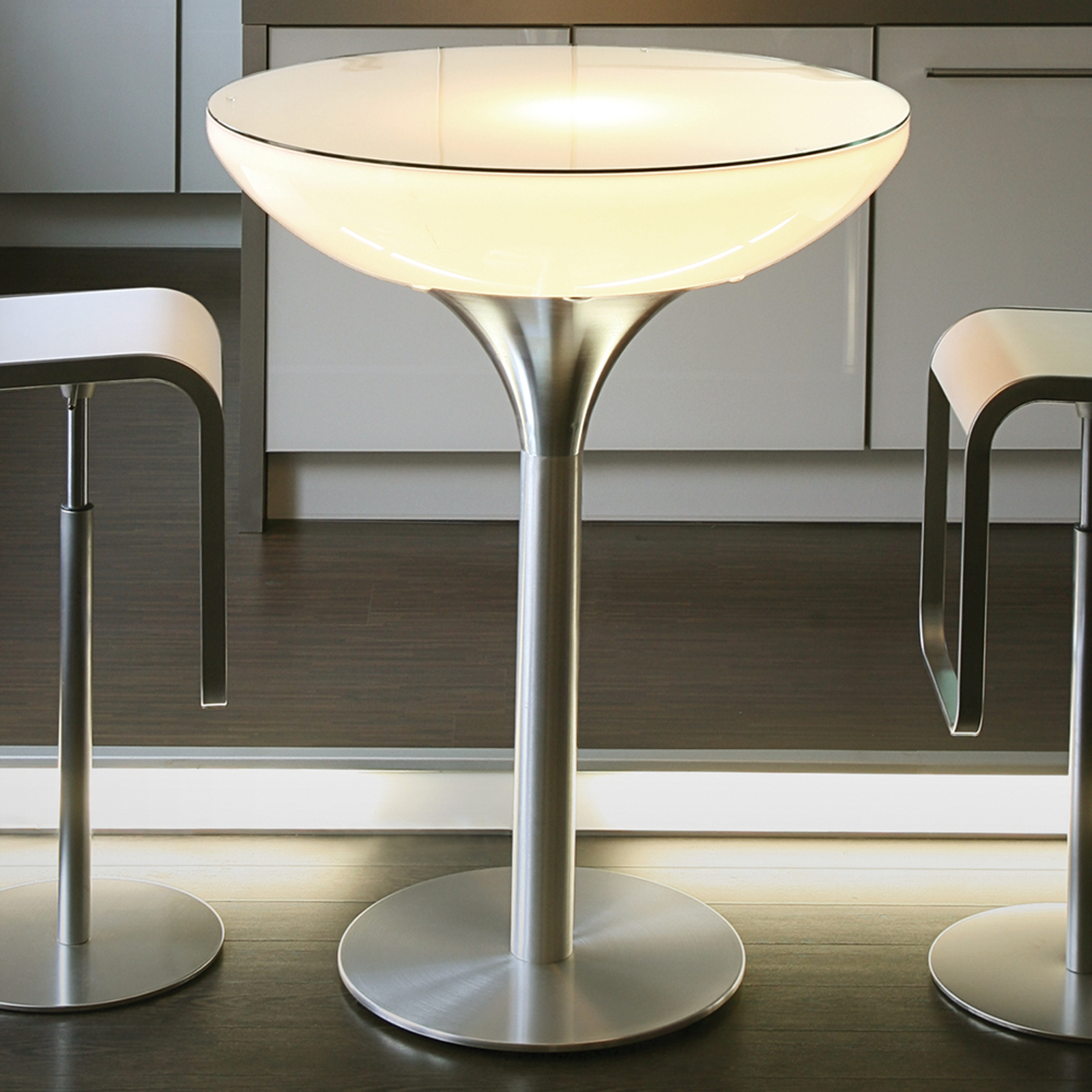 Ohjattava pöytä Lounge LED Pro Accu 105 cm