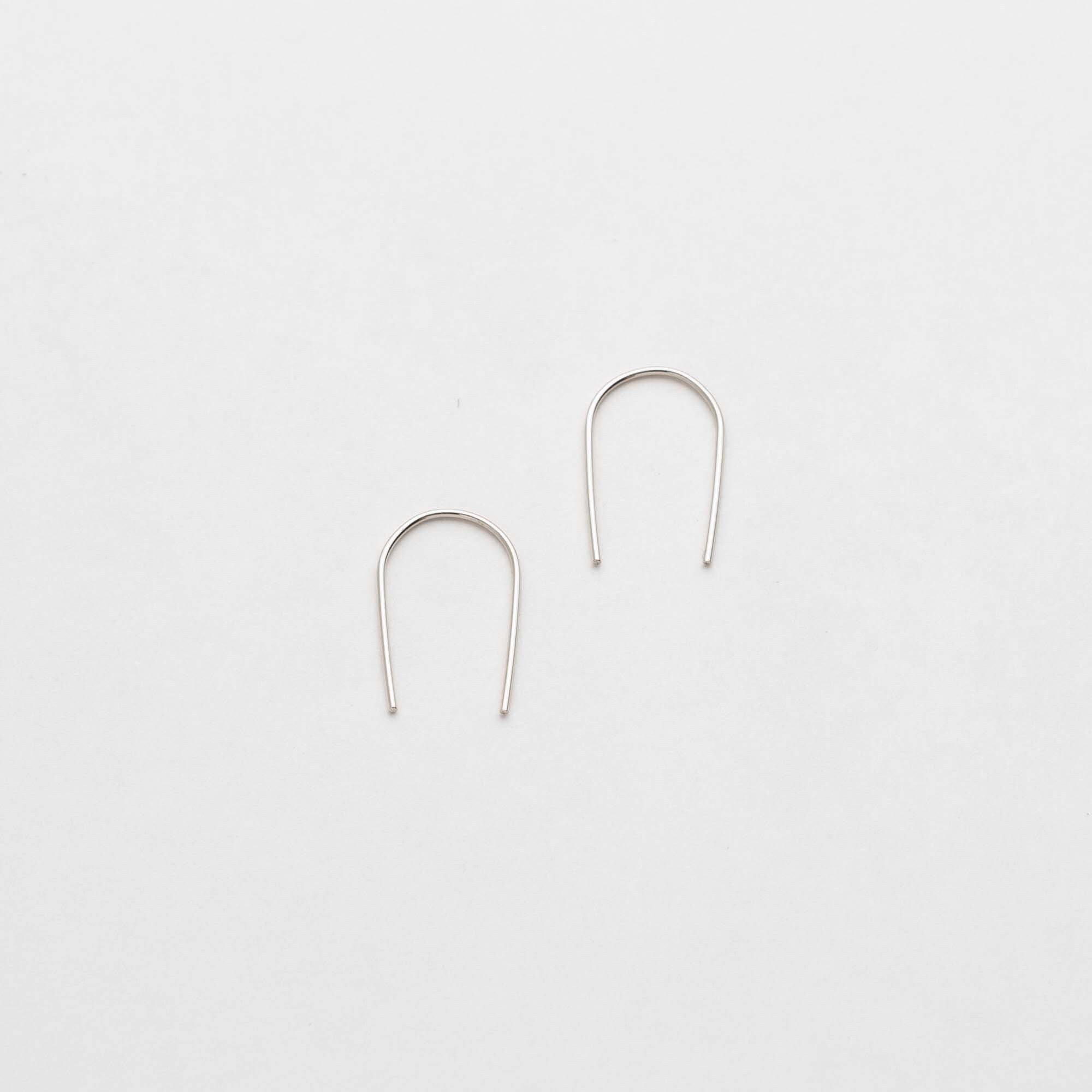 Simple Horseshoe Earrings - Elegant 925 Sterling Silver Threader Tiny Arc