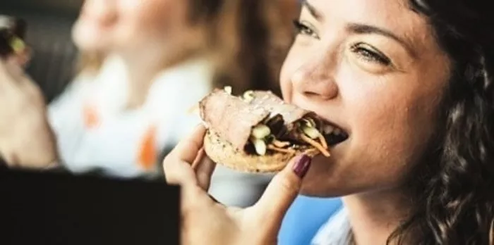 The impossible is possible. How to eat fast food and not spoil your figure