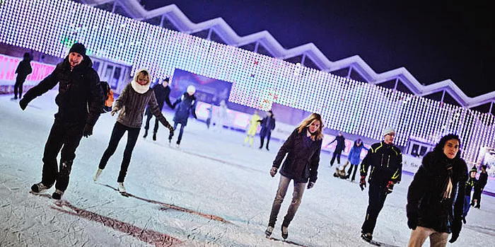 Tempo para atividades ao ar livre: onde patinar no gelo na capital