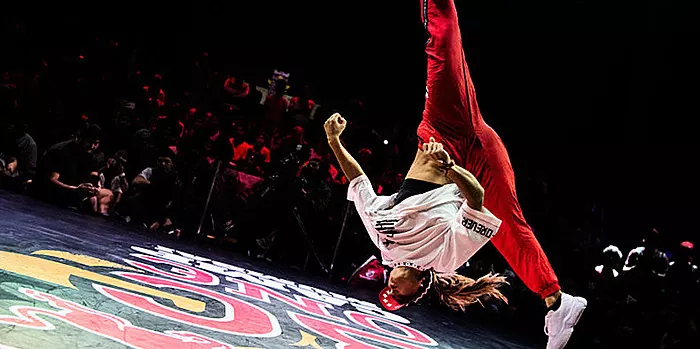 Red Bull BC One: สตรีมชิงแชมป์โลก Breakdancing