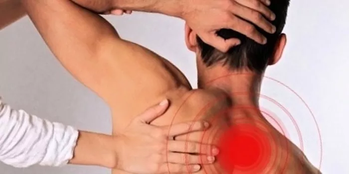 척추를 부러 뜨리지 마세요 : 목 통증을위한 3 가지 간단한 운동