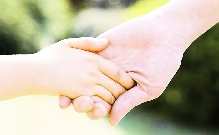 קילוף עור על אצבעות התינוק - 10 סיבות שכיחות לפתולוגיה