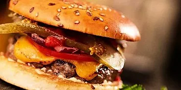Evde burger pişirmek McDonalds'tan daha kötü değil