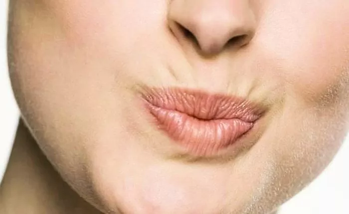 Penjagaan anti-penuaan: cara menghilangkan kedutan di bibir