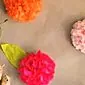 Como fazer flores de papel ondulado?