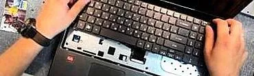 نحوه تمیز کردن صفحه کلید روی لپ تاپ