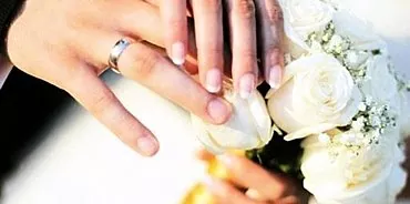 Bagaimana pernikahan kertas dirayakan?