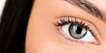 Cara menumbuhkan bulu mata di rumah: ubat yang cepat dan berkesan