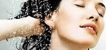 Kemiskt vatten för hårväxt: irritation som gynnar