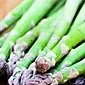 Nagtubo nga asparagus salad sa balay
