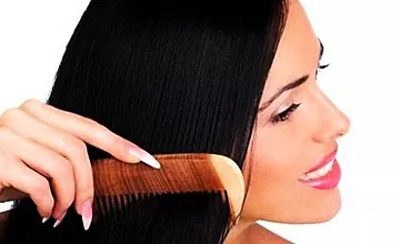 Apakah mungkin menyisir rambut basah: kami menghilangkan mitos