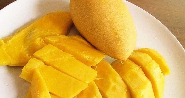 Fruita de mango: beneficis i perjudicis