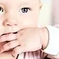 Com tractar els mals hàbits del nadó: deslletar-lo de les mans i xuclar-se els dits?