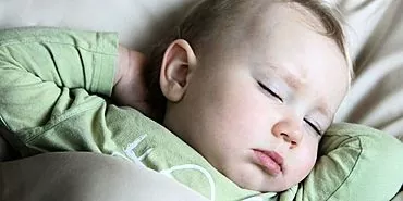 Ketakutan pada bayi: gejala, sebab dan rawatan