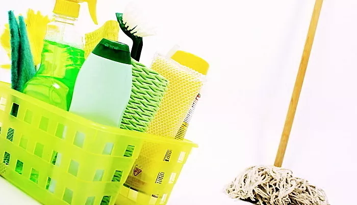 Cara cepat membersihkan apartemen: tips untuk nyonya rumah yang terampil