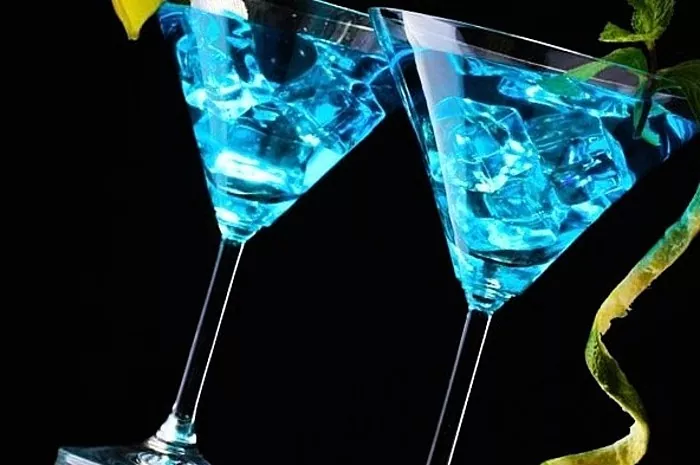 Koktel Blue Lagoon - recept za uspješnu zabavu