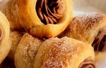 Nowość w menu słodyczy: przepisy na rurki z ciasta francuskiego