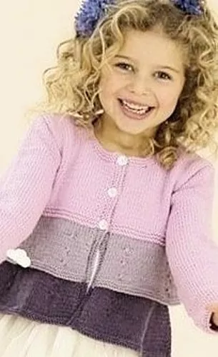 Sweater rajutan untuk kanak-kanak perempuan dengan jarum mengait: gaya dan peraturan popular untuk memilih benang