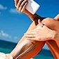 Kami menggunakan krim matahari: kami melindungi kulit di solarium dan di pantai