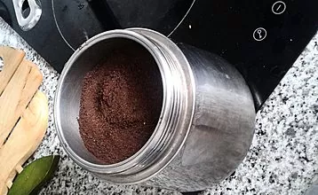 Ako variť kávu v gejzírovom kávovare a ďalších možnostiach zariadenia?
