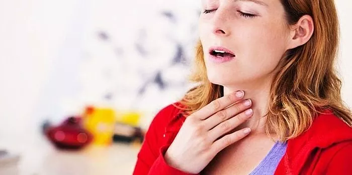 Sakit tenggorokan merah: bagaimana cara mengobatinya?