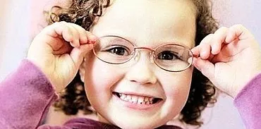 Penyebab astigmatisme pada anak-anak