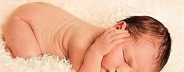 Apakah tidur tengkurap berbahaya bagi bayi Anda?