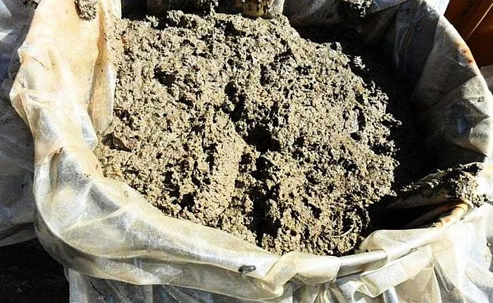 Što je posebno u vezi s pilećim gnojem kao gnojivom?