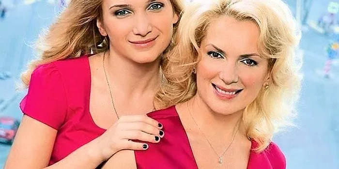 Bintang banyak kanak-kanak: Ibu terkenal Rusia dan asing