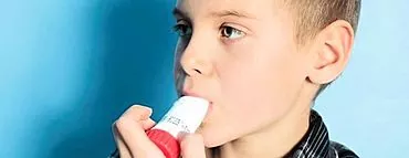 Kakšen je pravi način zdravljenja astme pri otrocih?