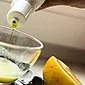 Petua menggunakan jus lemon untuk rambut