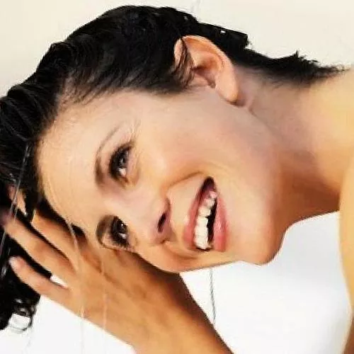 Xampú per a cabells grassos: productes professionals i mètodes alternatius per resoldre els cabells grassos