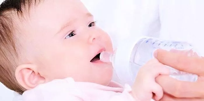 Penyebab Sembelit pada Bayi yang Menyusui Campuran dan Metode Perawatannya