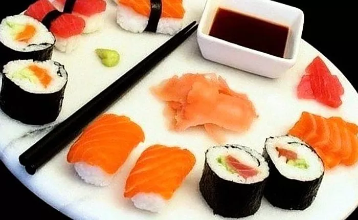Pagminus sa gibug-aton sa lami sa Japanese snacks: sushi alang sa pagkawala sa timbang