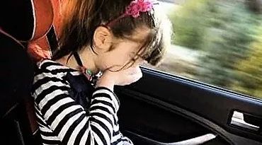 Doença infantil durante uma viagem de carro: causas, sintomas, tratamento